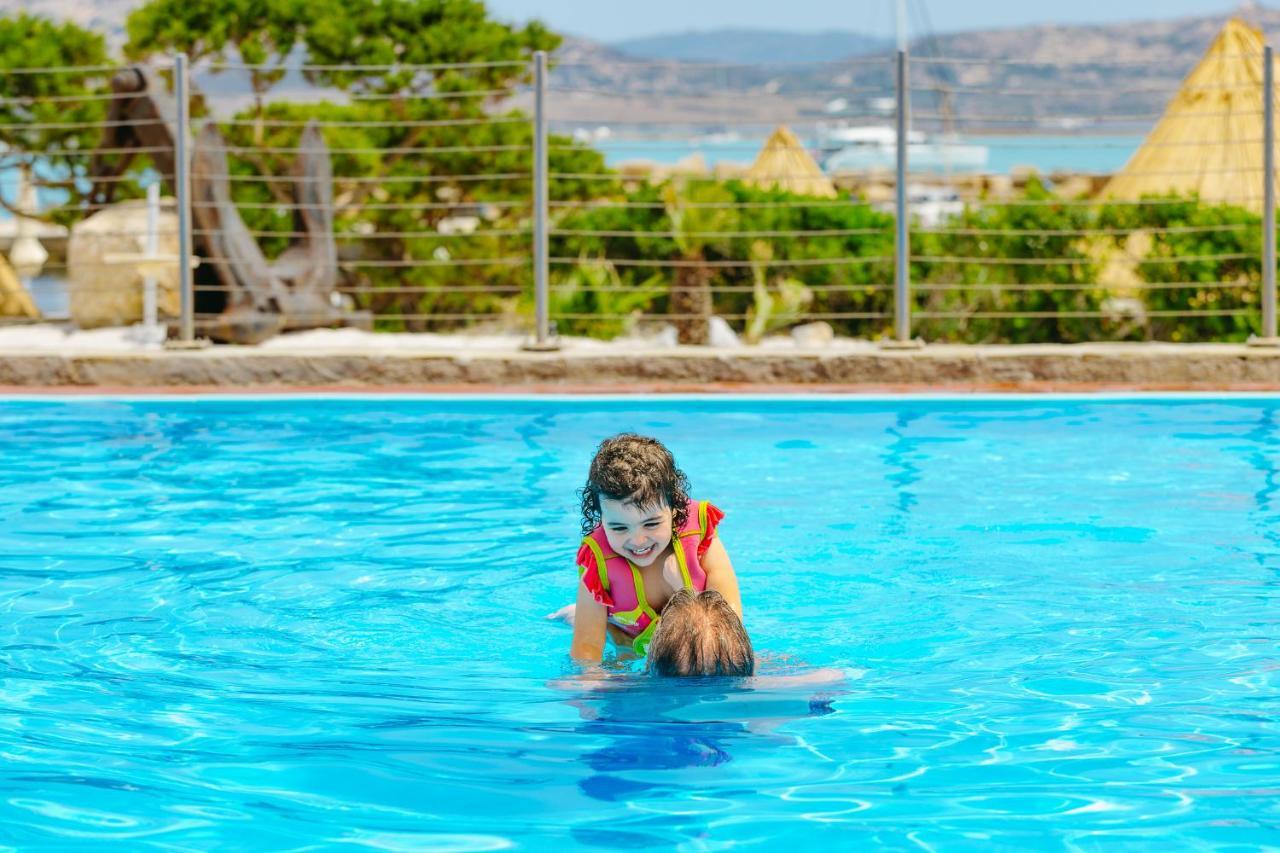 Unahotels Club Hotel Ancora Stintino Bagian luar foto