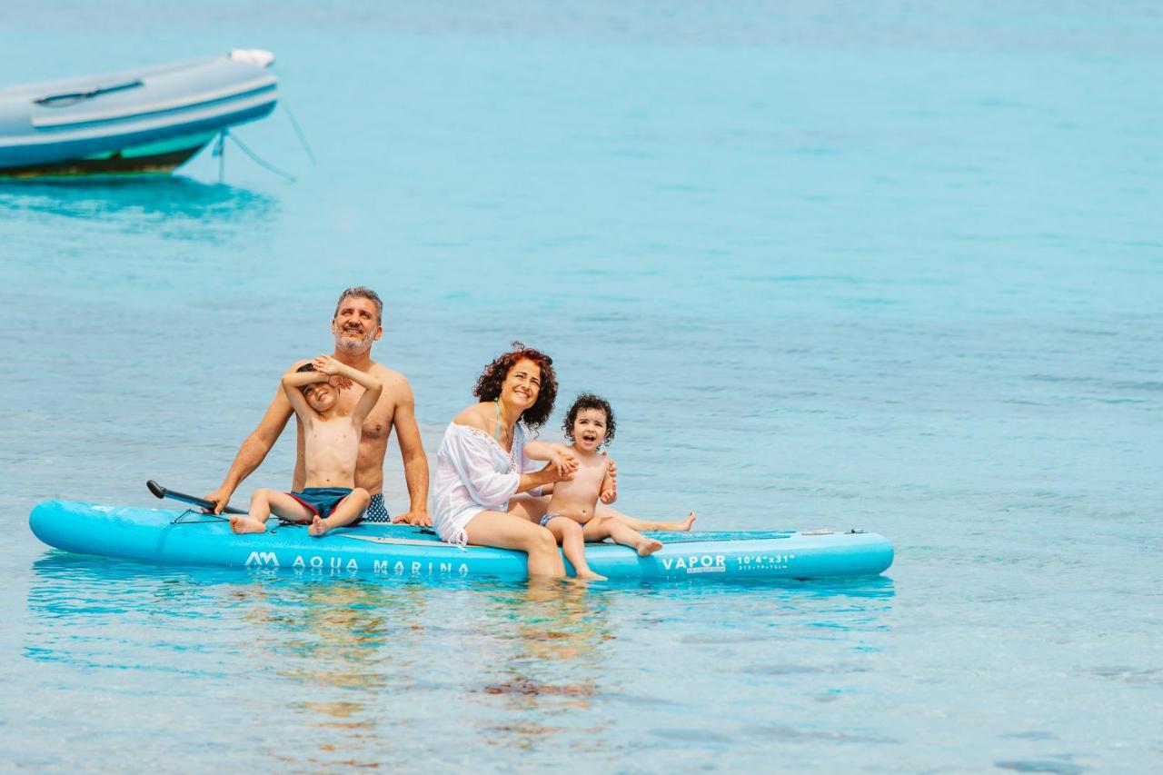 Unahotels Club Hotel Ancora Stintino Bagian luar foto