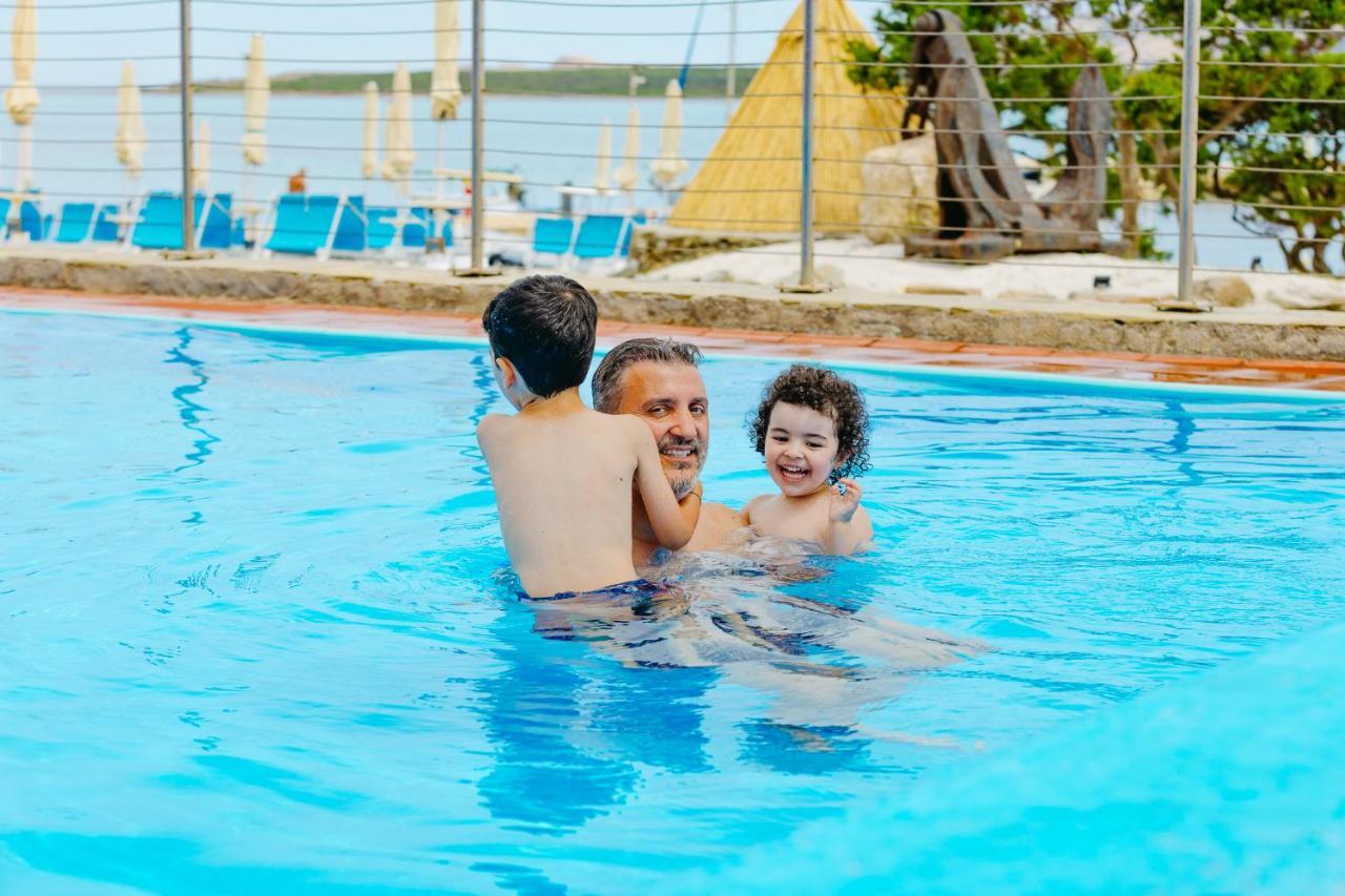 Unahotels Club Hotel Ancora Stintino Bagian luar foto