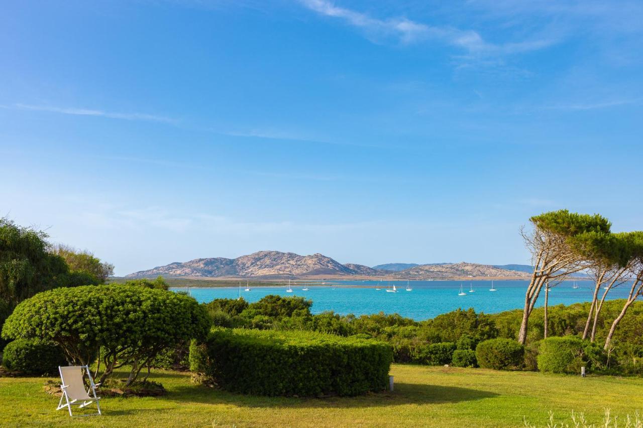 Unahotels Club Hotel Ancora Stintino Bagian luar foto