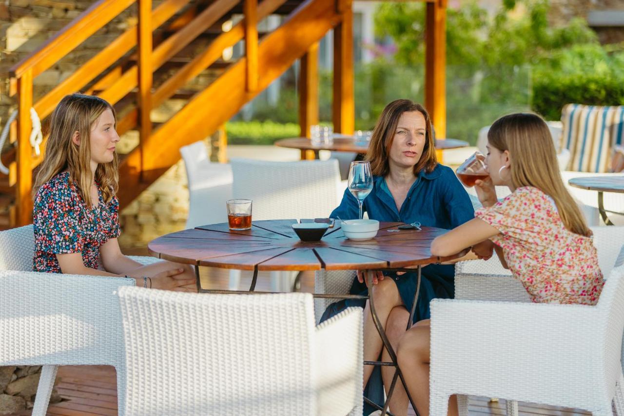 Unahotels Club Hotel Ancora Stintino Bagian luar foto